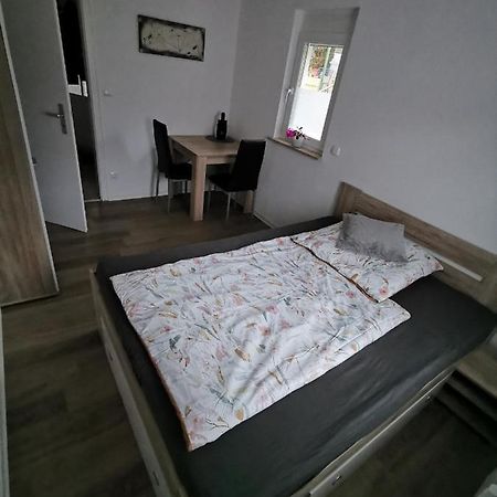 Privates Zimmer In Ruhiger Lage Heidenheim-シュタインハイム・アム・・アルブーフ エクステリア 写真
