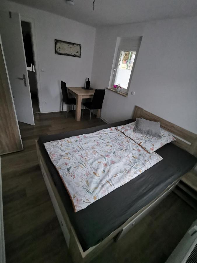 Privates Zimmer In Ruhiger Lage Heidenheim-シュタインハイム・アム・・アルブーフ エクステリア 写真
